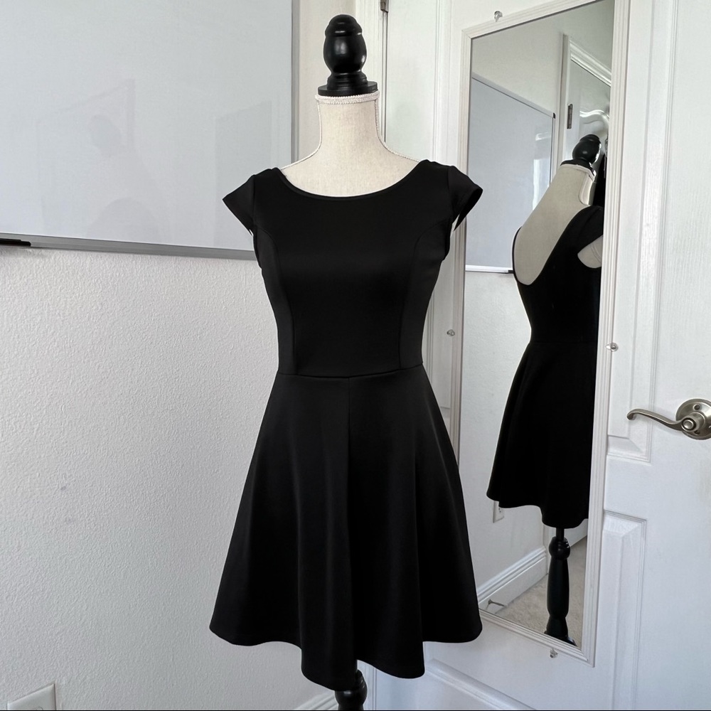 Black Boat Neck Dress ◾️